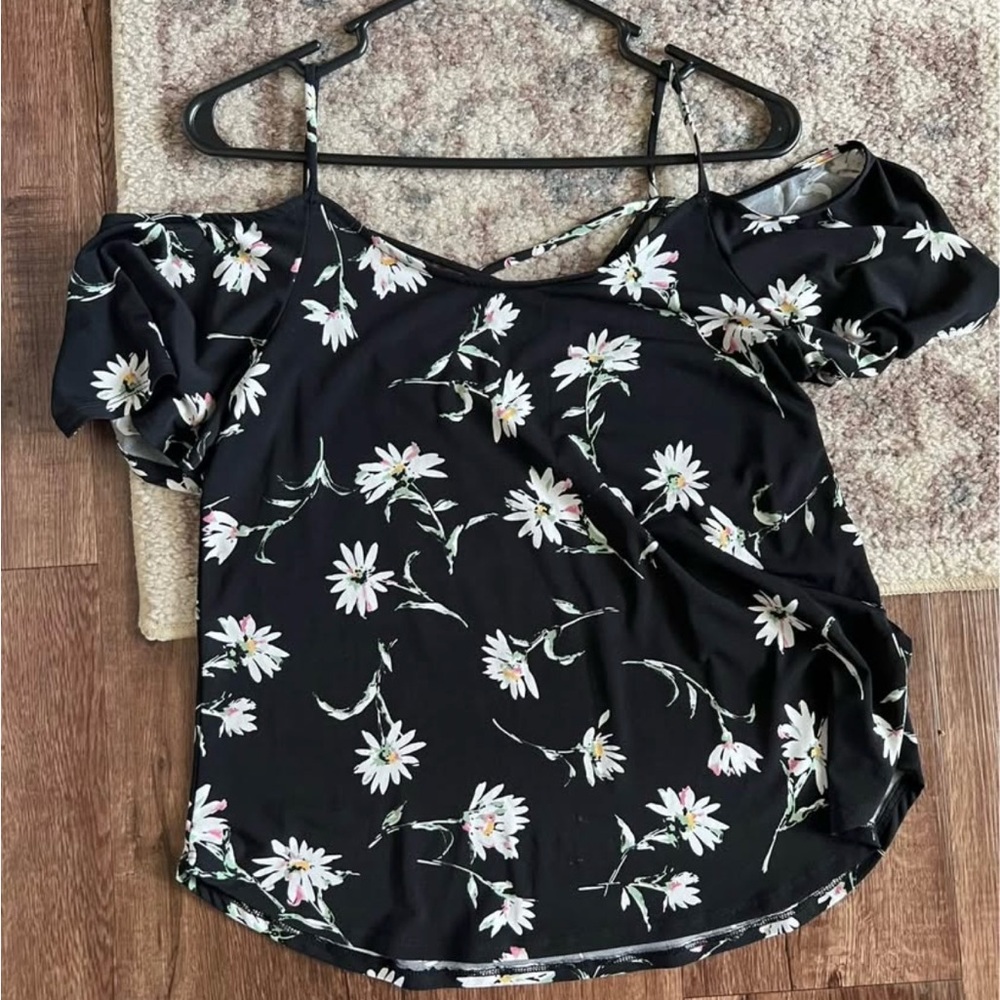 Kaileigh Floral Off the Shoulder Stitch Fix Top Size Small